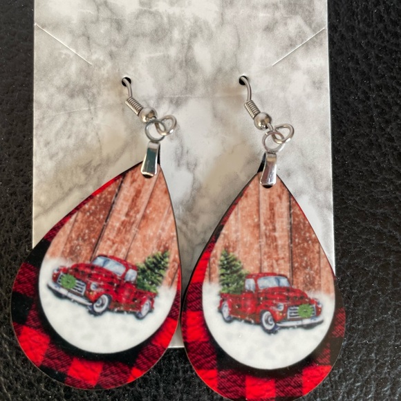 NWT Red Truck Teardrop Earrings - Buffalo Plaid Christmas Tree Truck Earrings - Picture 2 of 3